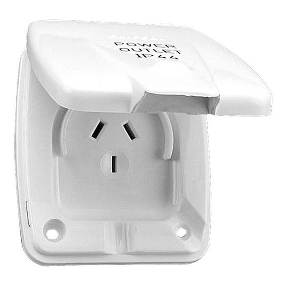 Socket Clipsal 10 Amp Auto-Switched Recessed IP34